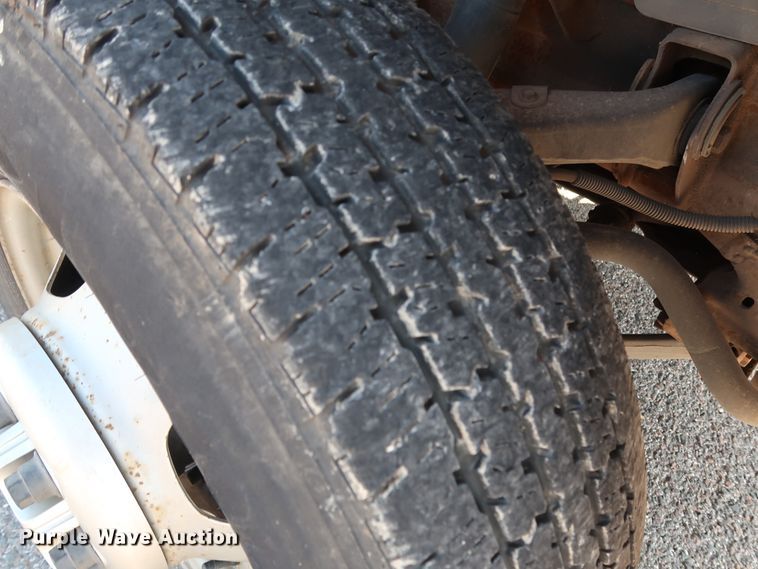 image for item DH3533 2002 Chevrolet Silverado 3500 dump flatbed pickup truck