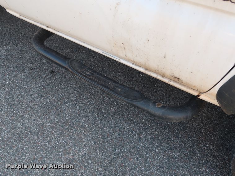 image for item DH3533 2002 Chevrolet Silverado 3500 dump flatbed pickup truck