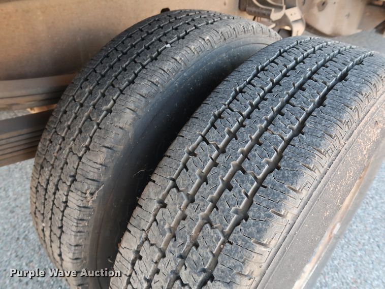 image for item DH3533 2002 Chevrolet Silverado 3500 dump flatbed pickup truck