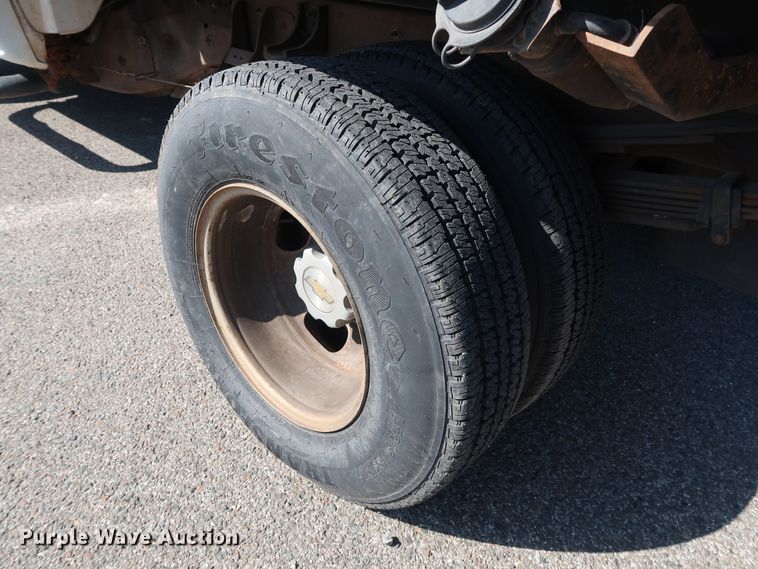 image for item DH3533 2002 Chevrolet Silverado 3500 dump flatbed pickup truck