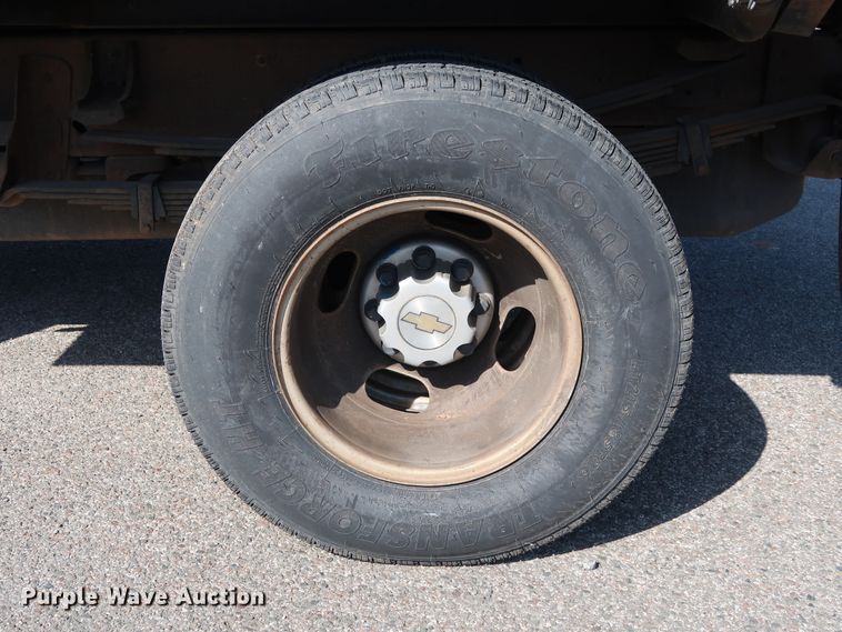 image for item DH3533 2002 Chevrolet Silverado 3500 dump flatbed pickup truck