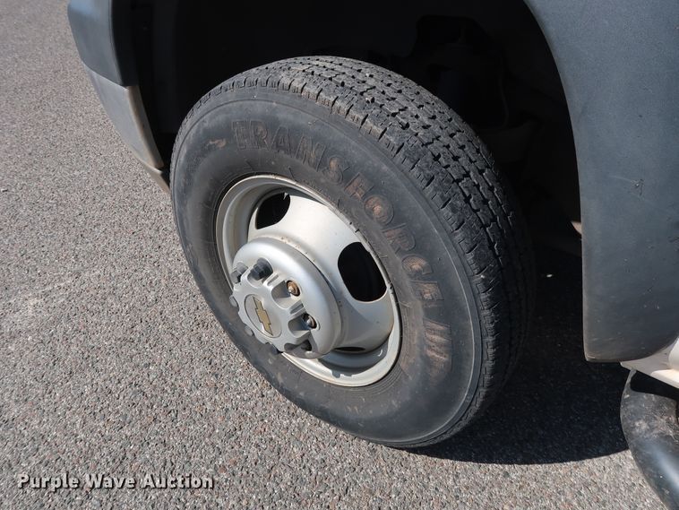 image for item DH3533 2002 Chevrolet Silverado 3500 dump flatbed pickup truck