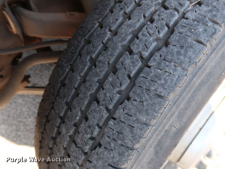 image for item DH3533 2002 Chevrolet Silverado 3500 dump flatbed pickup truck