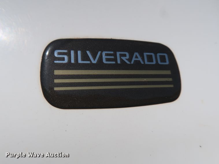 image for item DH3533 2002 Chevrolet Silverado 3500 dump flatbed pickup truck