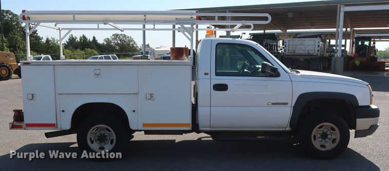 image for item DH3534 2003 Chevrolet Silverado 2500HD utility bed pickup truck