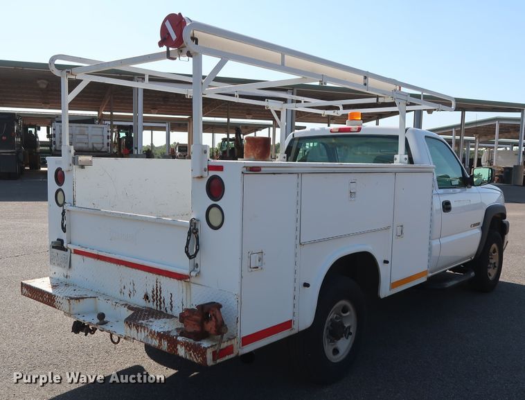 image for item DH3534 2003 Chevrolet Silverado 2500HD utility bed pickup truck