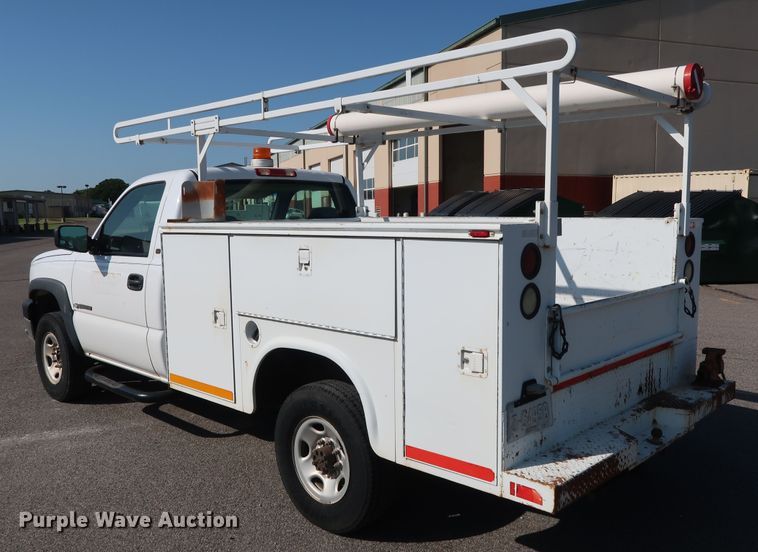 image for item DH3534 2003 Chevrolet Silverado 2500HD utility bed pickup truck