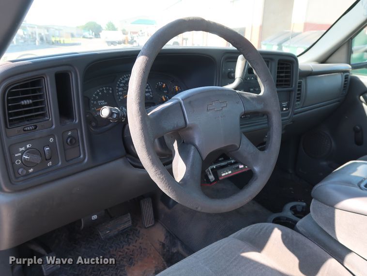 image for item DH3534 2003 Chevrolet Silverado 2500HD utility bed pickup truck