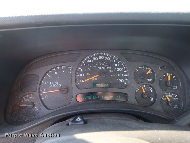 image for item DH3534 2003 Chevrolet Silverado 2500HD utility bed pickup truck