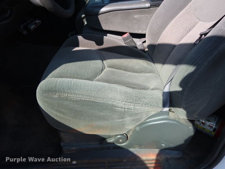 image for item DH3534 2003 Chevrolet Silverado 2500HD utility bed pickup truck