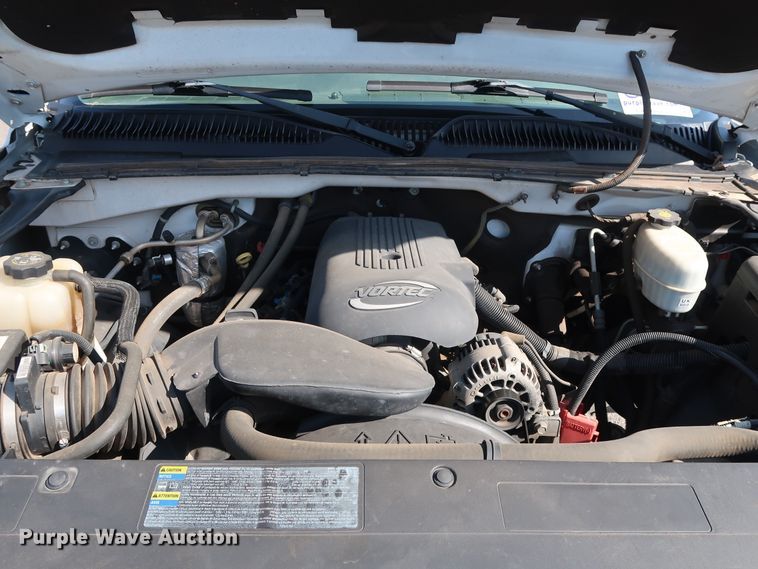 image for item DH3534 2003 Chevrolet Silverado 2500HD utility bed pickup truck