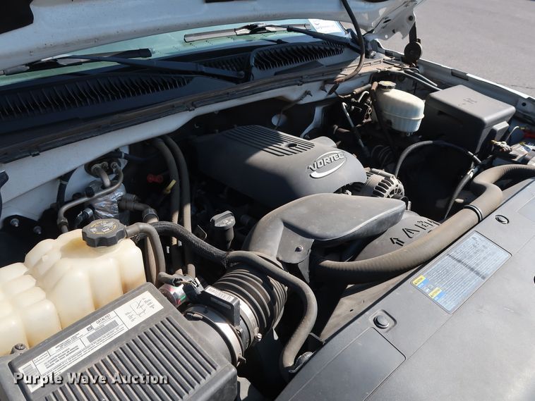 image for item DH3534 2003 Chevrolet Silverado 2500HD utility bed pickup truck