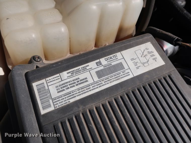 image for item DH3534 2003 Chevrolet Silverado 2500HD utility bed pickup truck