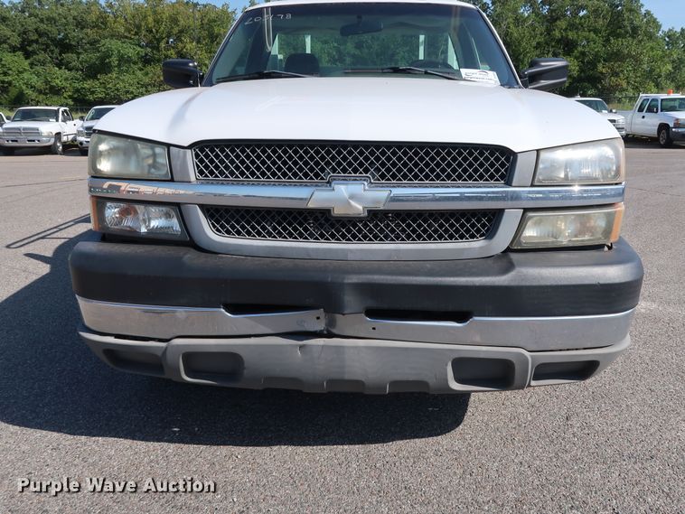 image for item DH3534 2003 Chevrolet Silverado 2500HD utility bed pickup truck