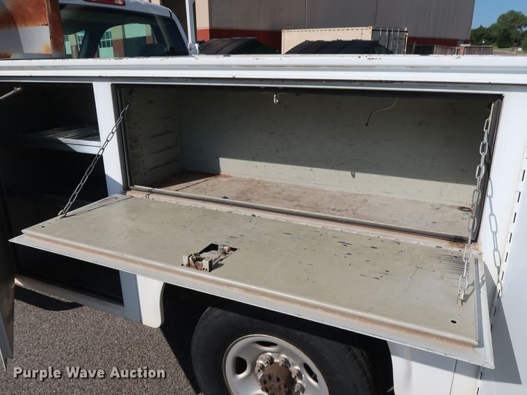 image for item DH3534 2003 Chevrolet Silverado 2500HD utility bed pickup truck