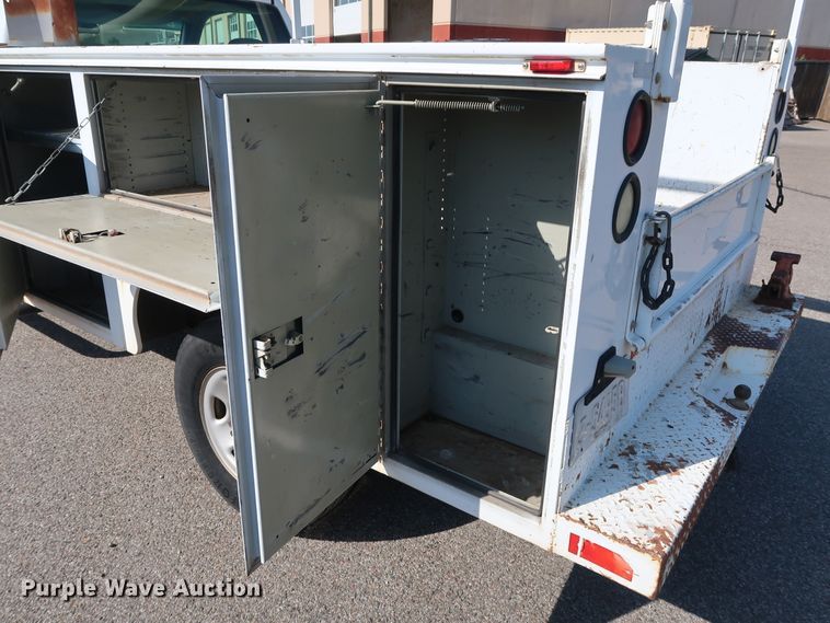 image for item DH3534 2003 Chevrolet Silverado 2500HD utility bed pickup truck