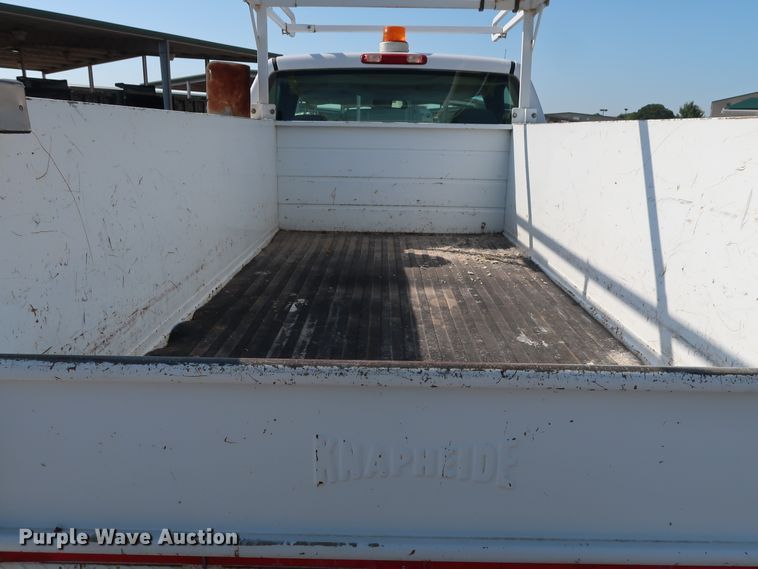 image for item DH3534 2003 Chevrolet Silverado 2500HD utility bed pickup truck