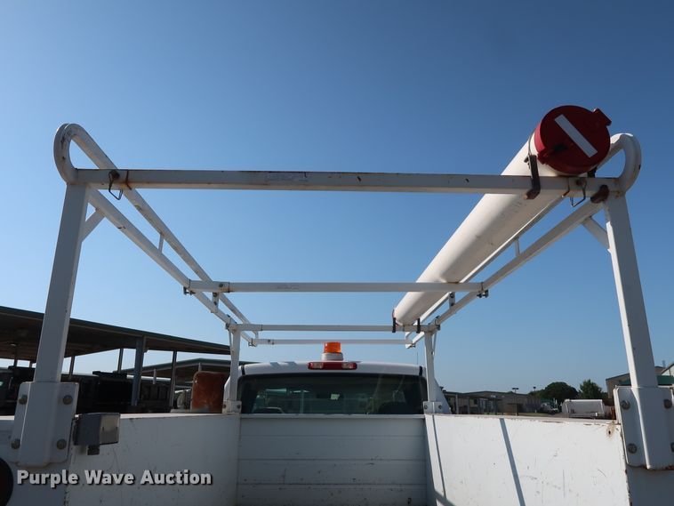 image for item DH3534 2003 Chevrolet Silverado 2500HD utility bed pickup truck