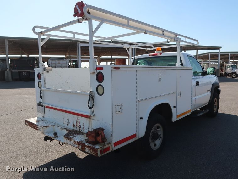 image for item DH3534 2003 Chevrolet Silverado 2500HD utility bed pickup truck