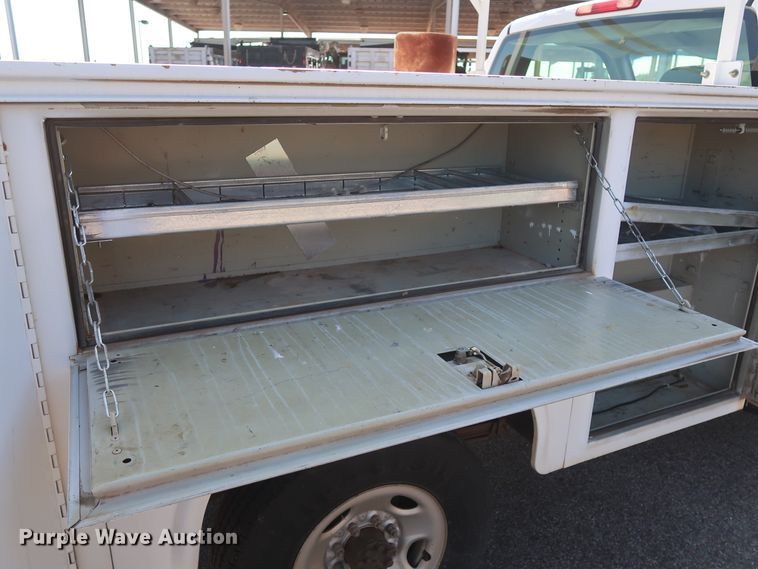 image for item DH3534 2003 Chevrolet Silverado 2500HD utility bed pickup truck