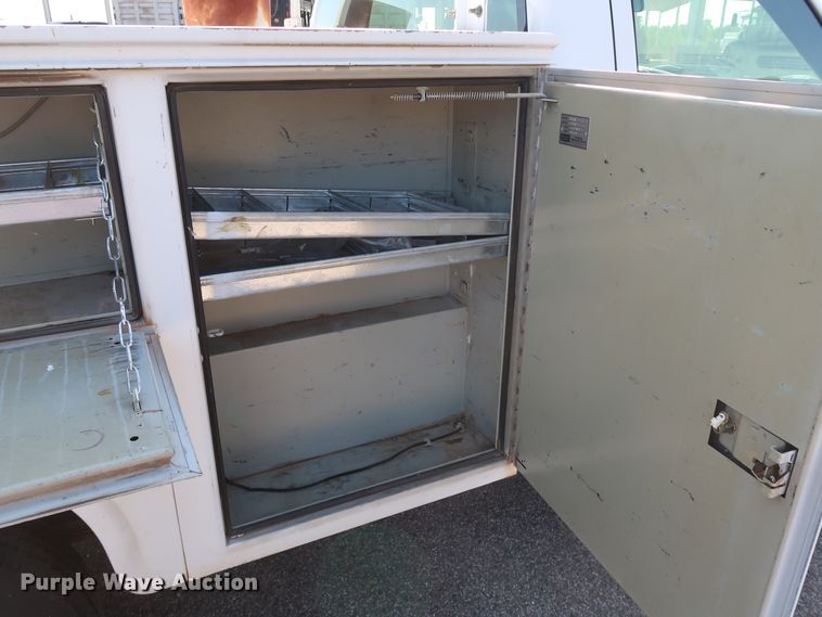 image for item DH3534 2003 Chevrolet Silverado 2500HD utility bed pickup truck