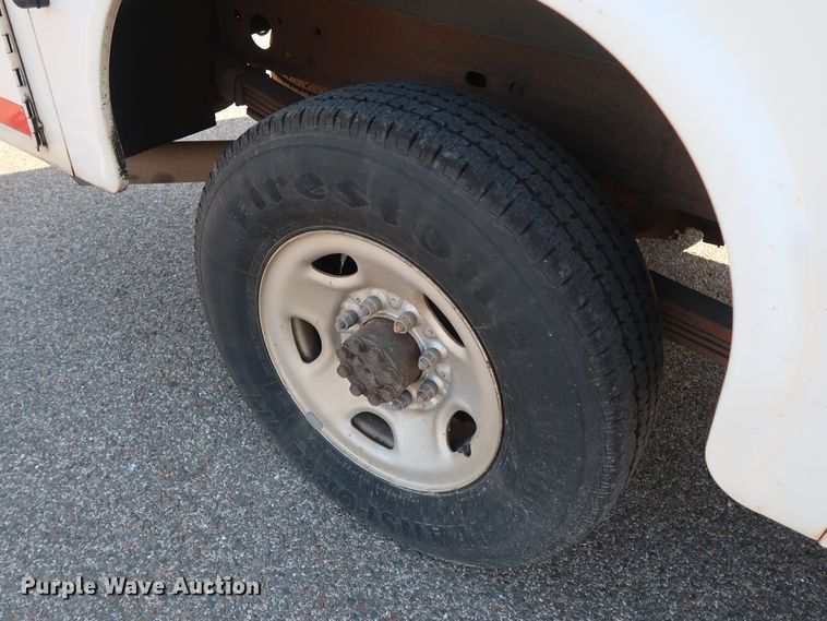 image for item DH3534 2003 Chevrolet Silverado 2500HD utility bed pickup truck