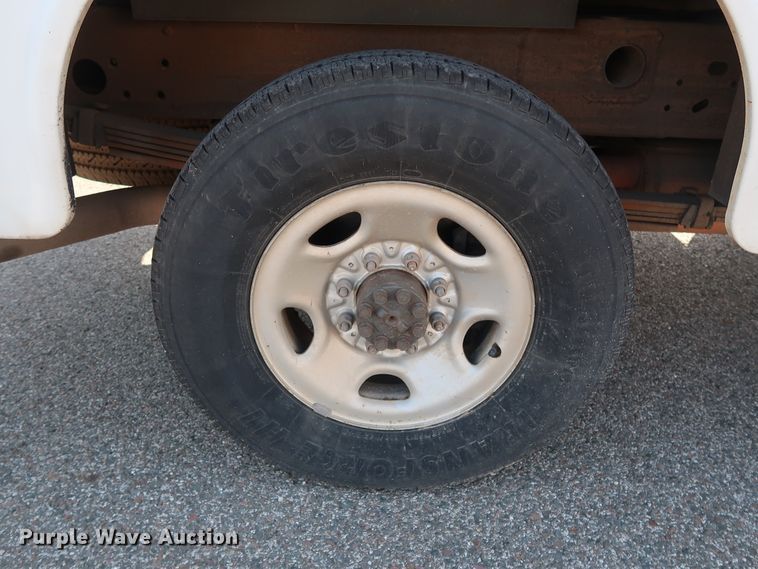 image for item DH3534 2003 Chevrolet Silverado 2500HD utility bed pickup truck