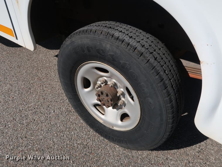 image for item DH3534 2003 Chevrolet Silverado 2500HD utility bed pickup truck