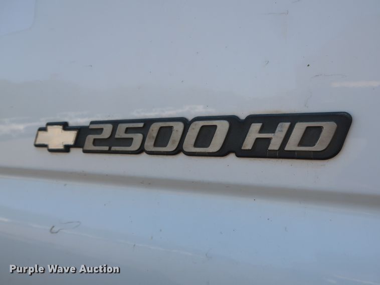 image for item DH3534 2003 Chevrolet Silverado 2500HD utility bed pickup truck