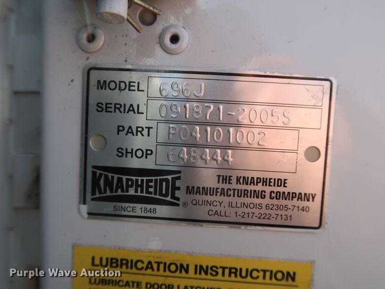 image for item DH3535 2005 GMC Sierra 2500HD utility bed pickup truck