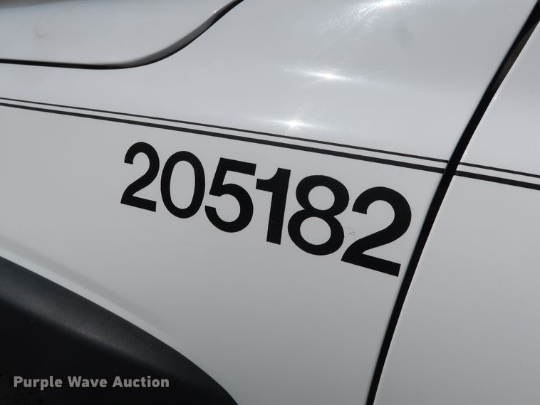 image for item DH3535 2005 GMC Sierra 2500HD utility bed pickup truck