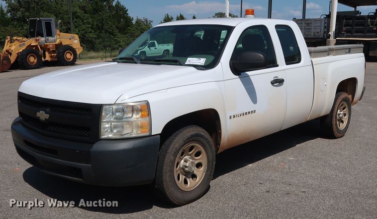 image for item DH3537 2009 Chevrolet Silverado 1500 Ext. Cab pickup truck
