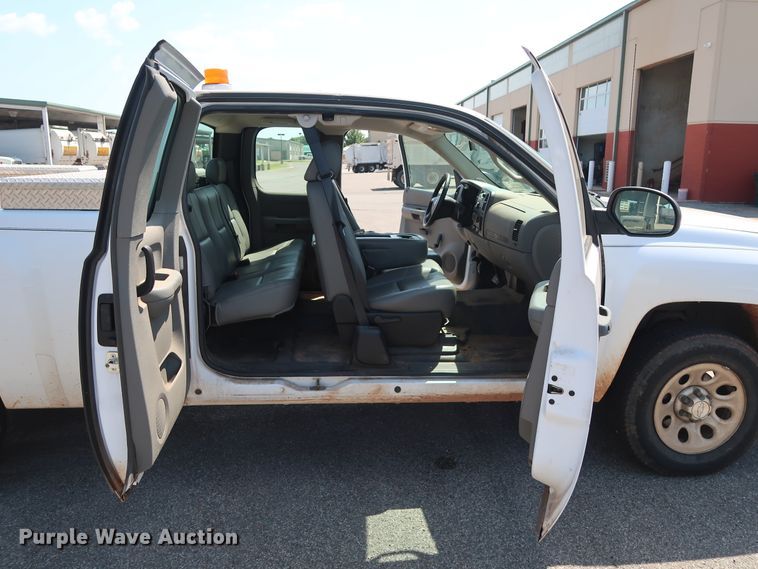 image for item DH3537 2009 Chevrolet Silverado 1500 Ext. Cab pickup truck