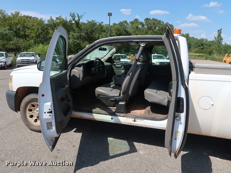 image for item DH3537 2009 Chevrolet Silverado 1500 Ext. Cab pickup truck
