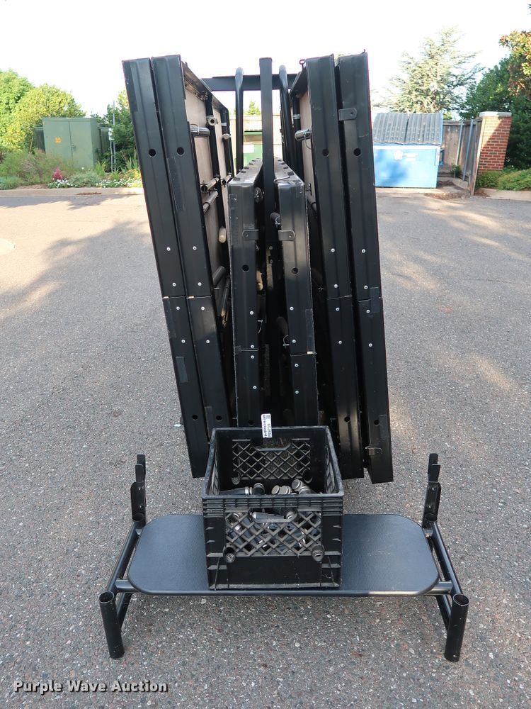 image for item FE9739 HMC Display stage