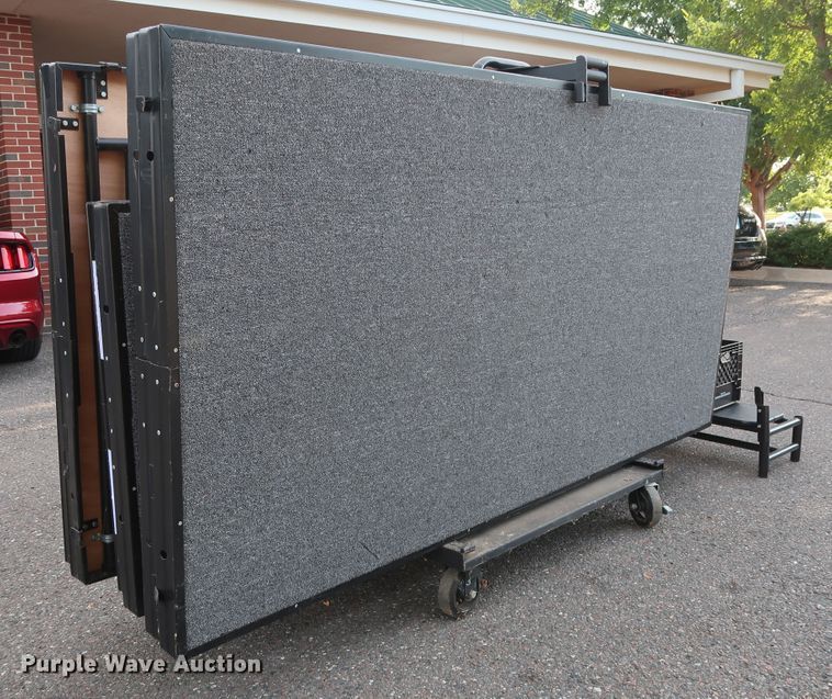 image for item FE9739 HMC Display stage