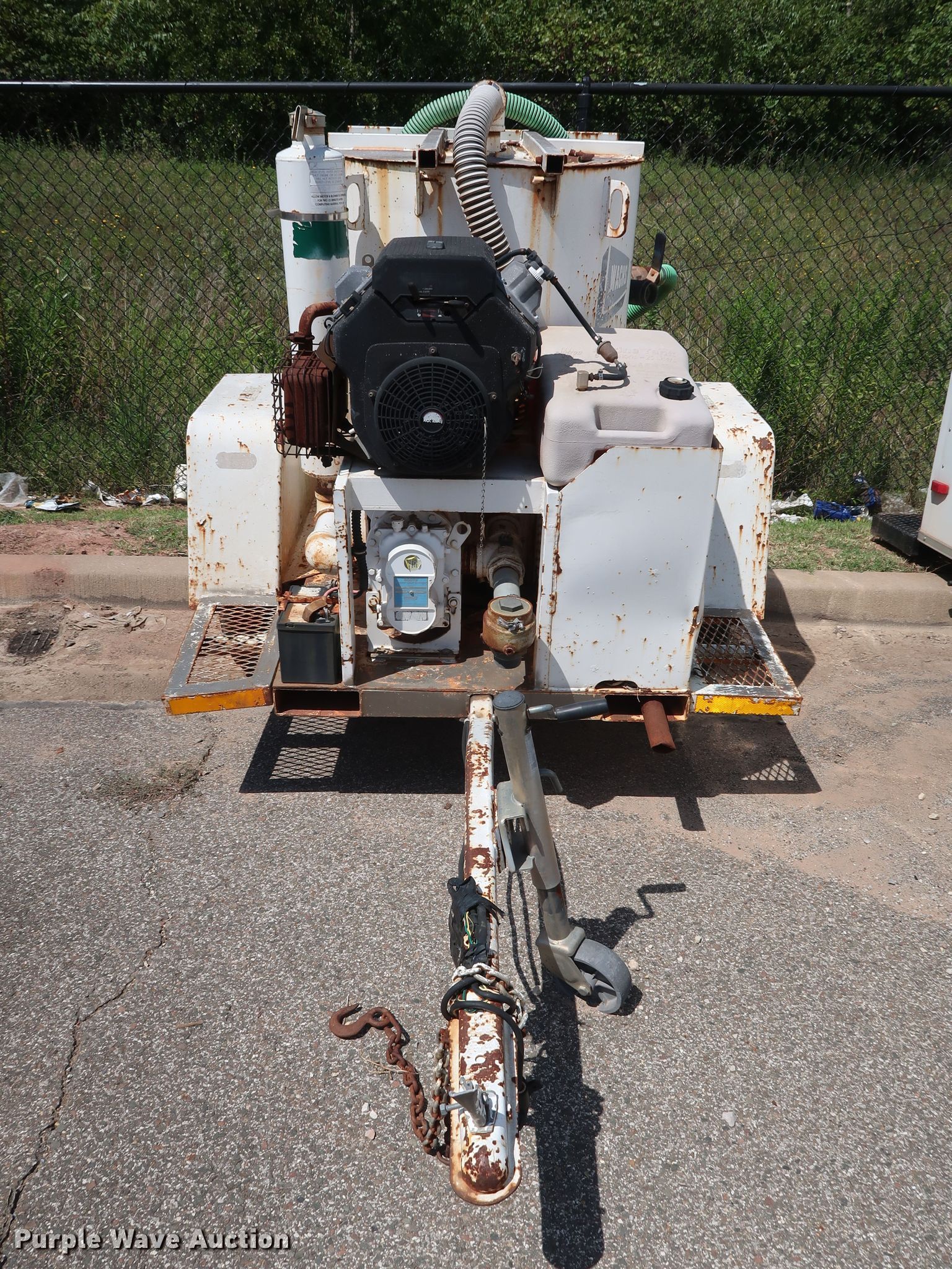 Wachs TravLVac 300 vacuum in Edmond, OK Item DH3523 sold Purple Wave