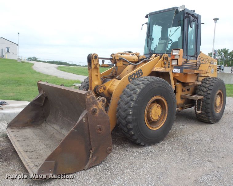 image for item DE2371 1997 Case 621B wheel loader