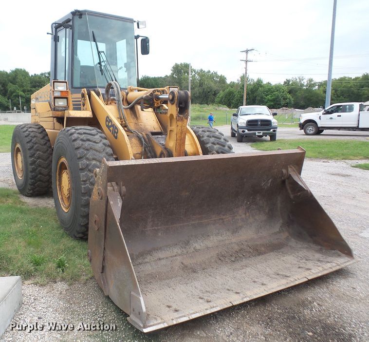 image for item DE2371 1997 Case 621B wheel loader