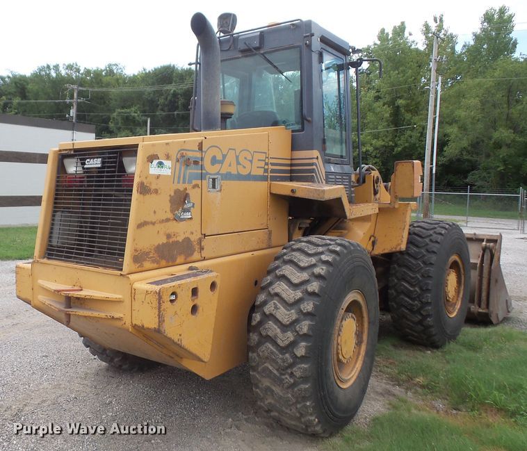 image for item DE2371 1997 Case 621B wheel loader