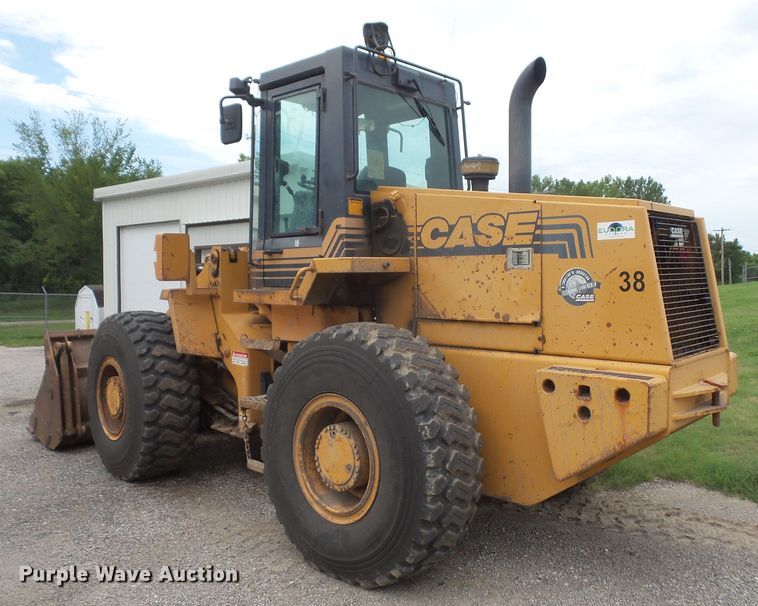 image for item DE2371 1997 Case 621B wheel loader