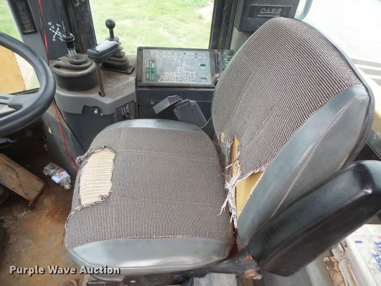 image for item DE2371 1997 Case 621B wheel loader