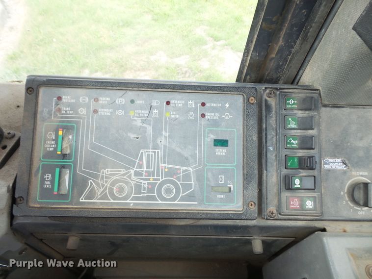 image for item DE2371 1997 Case 621B wheel loader