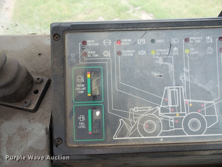 image for item DE2371 1997 Case 621B wheel loader