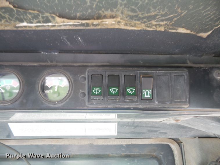 image for item DE2371 1997 Case 621B wheel loader