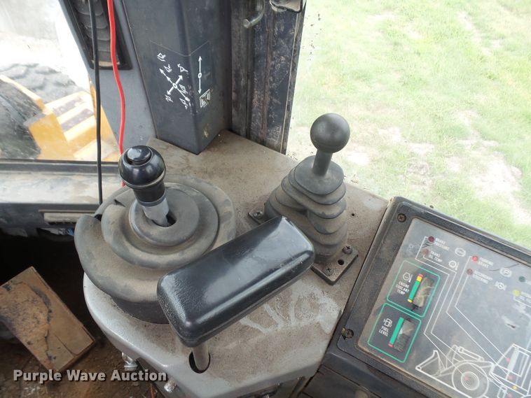 image for item DE2371 1997 Case 621B wheel loader