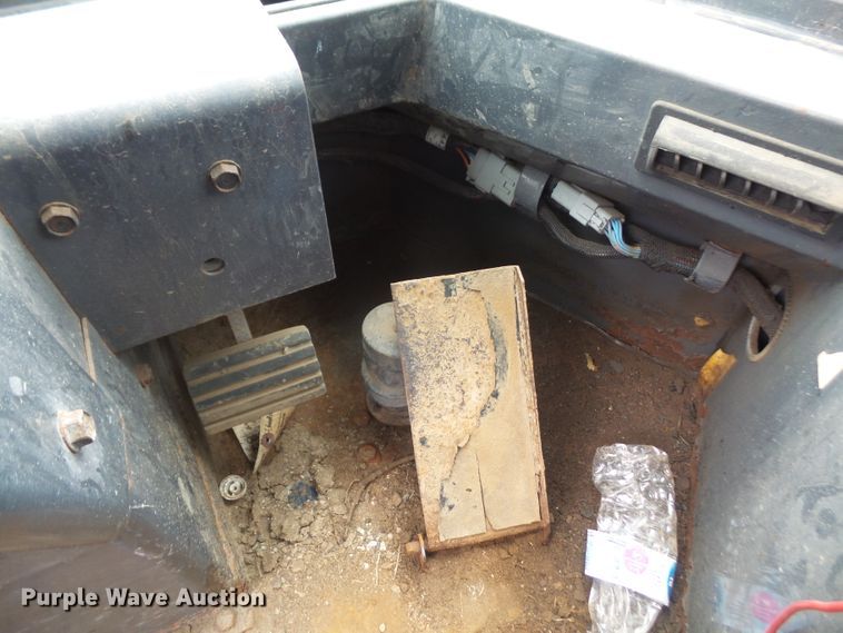 image for item DE2371 1997 Case 621B wheel loader