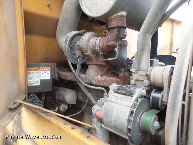 image for item DE2371 1997 Case 621B wheel loader