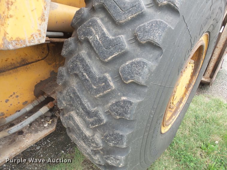 image for item DE2371 1997 Case 621B wheel loader