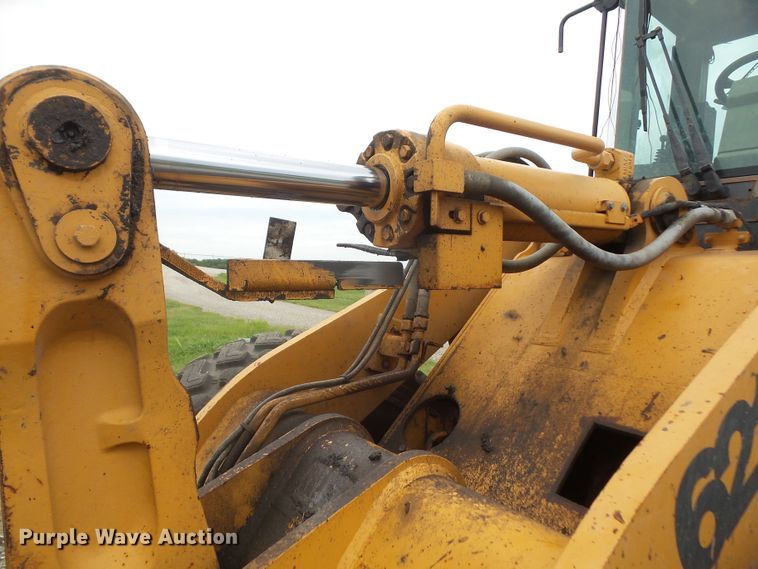 image for item DE2371 1997 Case 621B wheel loader